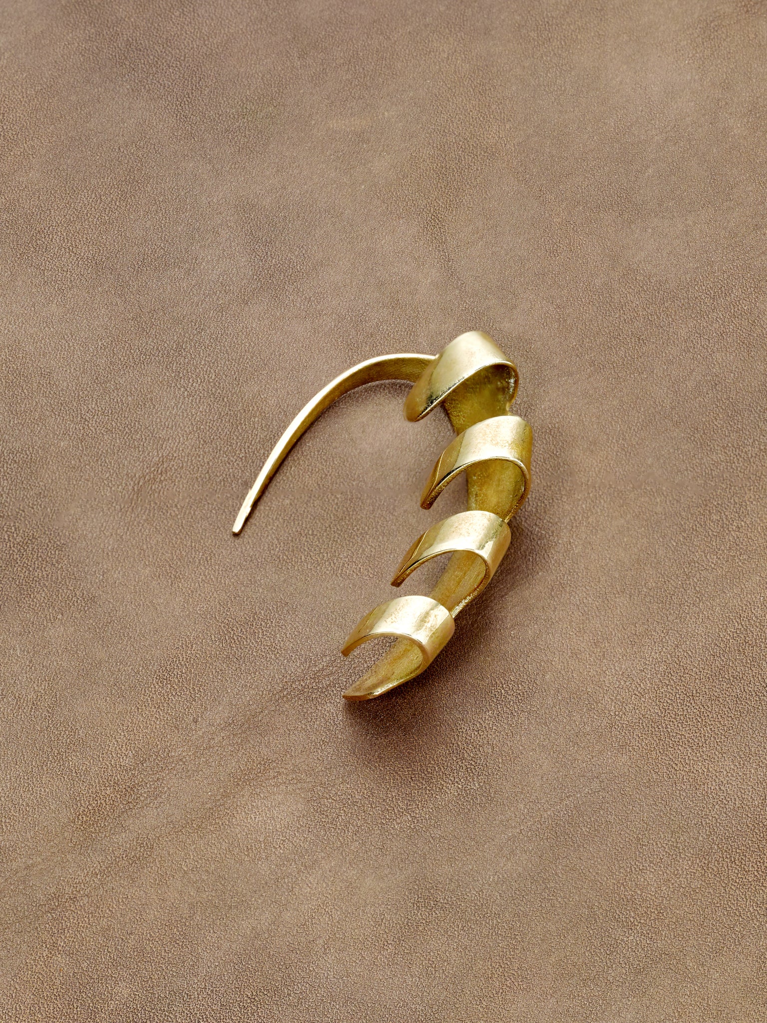 Serpentine Ear-cuff  [Brass]